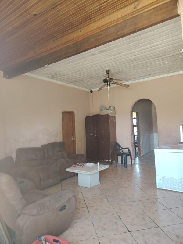 5 Bedroom Property for Sale in Amalinda Eastern Cape